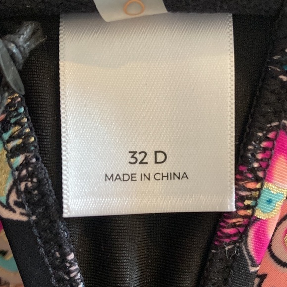 Shade and Shore 32D bikini top black floral halter - Picture 9 of 9